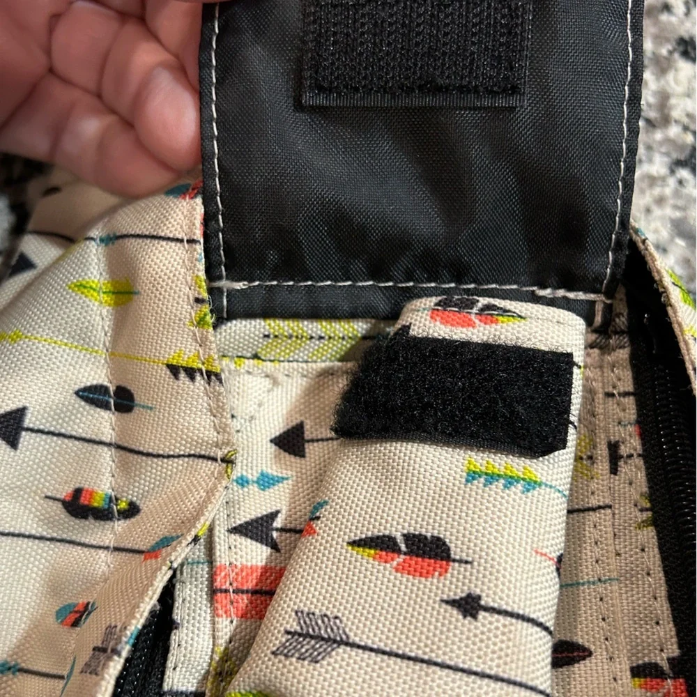 KAVU Rope Sling Arrow Dynamic BAG MESSENGER CROSSBODY Limited  Lg